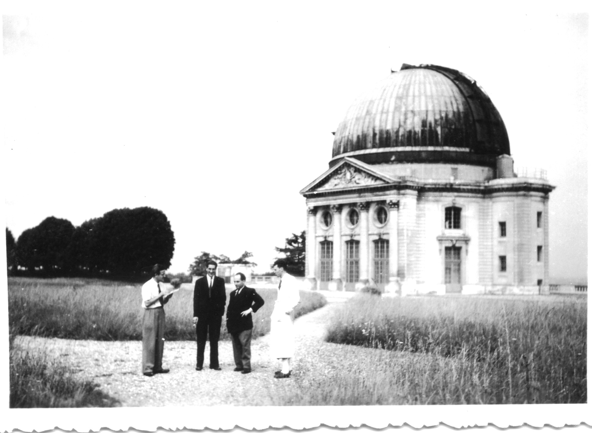 au centre, à l'Observatoire de Meudon  vers 1950